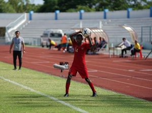 Piala AFF U-15: Alexandro Felix Kamuru, Bocah Sebatang Kara dari Sorong Piala AFF U-15: Alexandro Felix Kamuru, Bocah Sebatang Kara dari Sorong