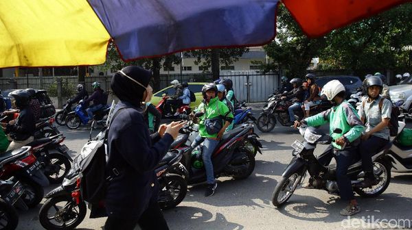 Driver Ojol Terkena Imbas Sinyal Tak Stabil Usai Listrik Padam