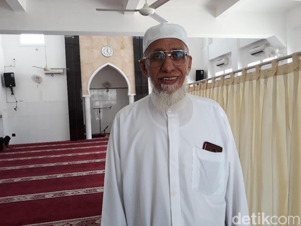Tentang Faiz Baraja, Guru Pesantren Solo yang Diundang Raja Salman Berhaji Tentang Faiz Baraja, Guru Pesantren Solo yang Diundang Raja Salman Berhaji