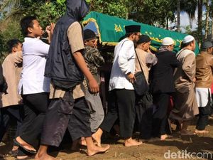 Ketua Yayasan Ngruki Dimakamkan di Kompleks Ponpes Nurussalam Ciamis