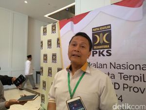 PKS: Ide Jokowi Ambil Seluruh Partai Politik Sesuatu yang Bahaya! PKS: Ide Jokowi Ambil Seluruh Partai Politik Sesuatu yang Bahaya!