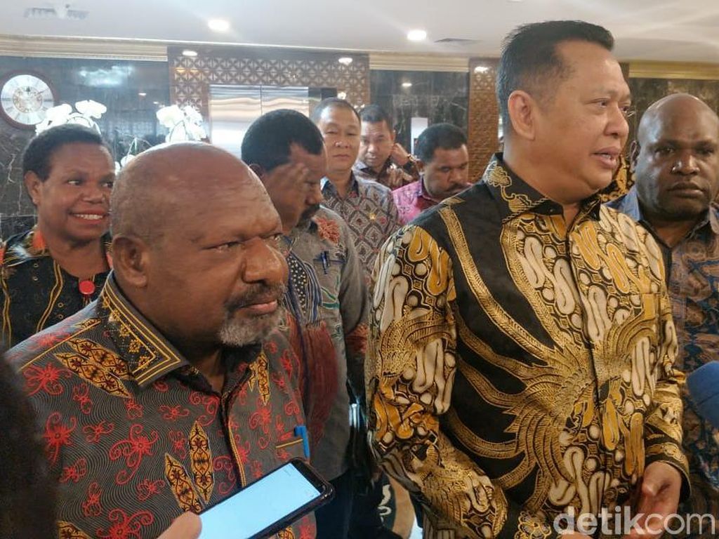 Temui Ketua DPR, Bupati Nduga Curhat soal Keamanan di Wilayahnya Temui Ketua DPR, Bupati Nduga Curhat soal Keamanan di Wilayahnya