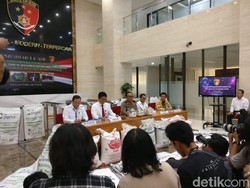 Bareskrim Bongkar Sindikat Penjualan Gula Rafinasi di Jateng dan DIY