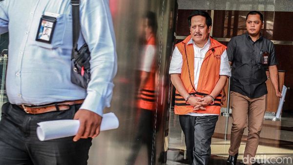 Tangan Terborgol, Ketua Komisi III DPRD Jambi Tinggalkan KPK