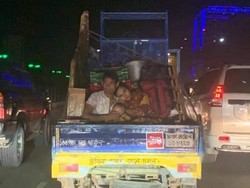 Foto Viral Wanita Bersama Pasangannya Ini Bukti Bahagia Tak Diukur Uang