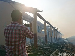 SMPN 10 Cilegon Terbakar