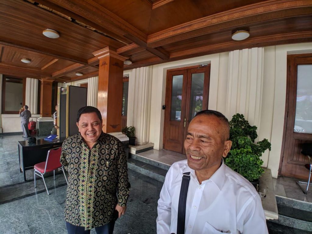 PWI Temui Wiranto, Usul Hari Pers Nasional 2020 Digelar di Papua PWI Temui Wiranto, Usul Hari Pers Nasional 2020 Digelar di Papua