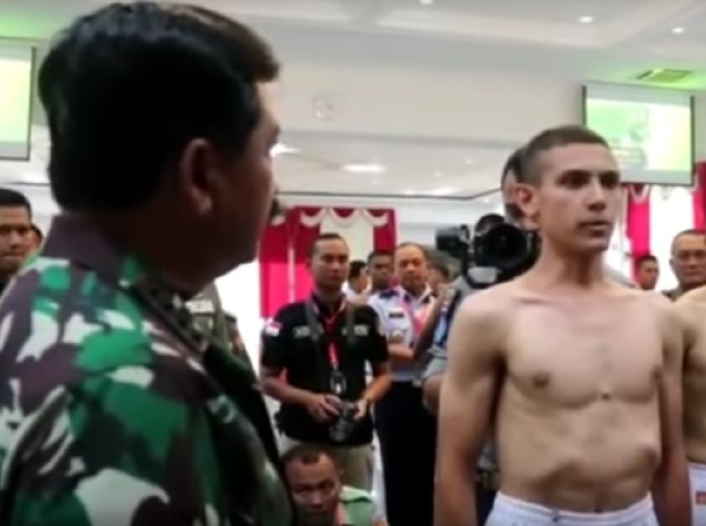 TNI Juga Telusuri Akun Medsos Ibunda Enzo Taruna Akmil TNI Juga Telusuri Akun Medsos Ibunda Enzo Taruna Akmil