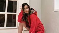 Adu Gaya 9 Artis Pose Jongkok Cantik di Instagram, Jedar sampai Dua Lipa