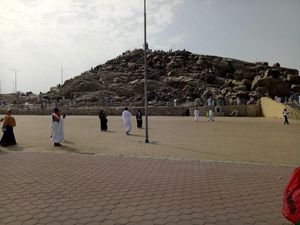 Foto: Bukit Tempat Bertemunya Adam dan Hawa Foto: Bukit Tempat Bertemunya Adam dan Hawa