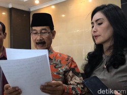 Bupati Solok Selatan Serahkan Berkas CPNS drg Romi ke Menpan