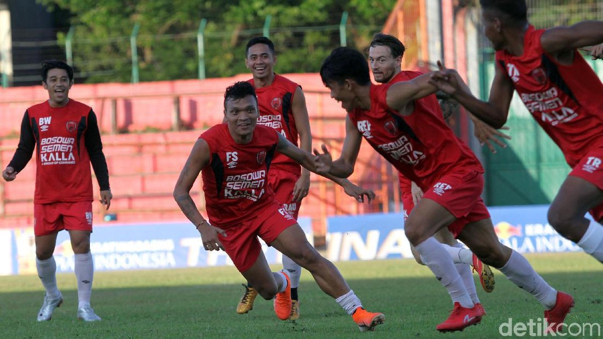 PSM Makassar hadapi Badak Lampung. (Foto: Rifkianto Nugroho)