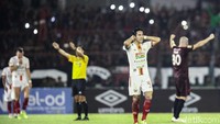 Kemenangan ini sekaligus menebus kekalahannya dari Persija di Liga 1 musim lalu. Ketika itu, Wiljam Pluim dkk cuma menjadi runner up Liga 1 2018, di bawah klub Ibu Kota.