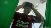 Aksi memakai jersey PSM Makassar di sekolah itu pun dilakukan untuk memberikan semangat dan dukungan kepada klub sepakbola PSM agar dapat keluar sebagai juara turnamen Piala Indonesia 2019.