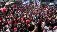 Para suporter PSM Makassar mulai memenuhi Stadion Andi Mattalatta, Makassar, jelang laga final leg ke-2 Piala Indonesia yang mempertemukan PSM Makassar kontra Persija Jakarta, sore ini, Selasa (6/8/2019).