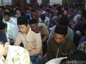 Santri Sarang dan Dinamika PPP Santri Sarang dan Dinamika PPP