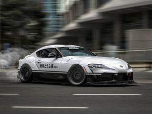 Saat Toyota Supra Berbaju Initial D