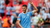 Rodri menjawab kepercayaan Pep Guardiola yang memainkannya sebagai starter di laga lawan West Ham United dengan cemerlang. Ia menjadi poros permainan City yang pada akhirnya sukses mencetak lima gol tanpa balas. (Foto: REUTERS/David Klein)