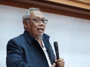 Dewan Guru Besar UGM juga Tolak Impor Rektor Asing Dewan Guru Besar UGM juga Tolak Impor Rektor Asing