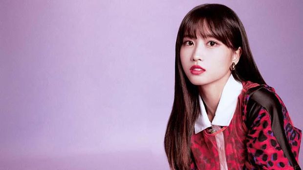 Momo TWICE dikonfirmasi menjalin hubungan dengan Heechul Super Junior.