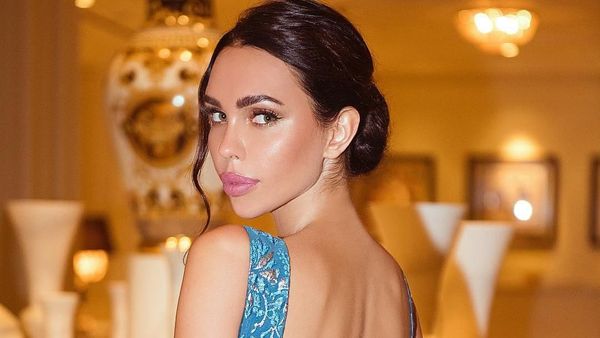 Foto: Ratu Kecantikan Rusia yang Viral Gara-gara Monyet di Bali