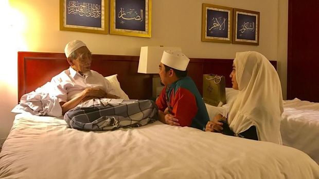 Mbah Moen dan Ustaz Solmed