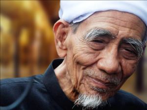 Angkatan Muda Kristen Kenang Mbah Moen: Sosok Penebar Hawa Sejuk Angkatan Muda Kristen Kenang Mbah Moen: Sosok Penebar Hawa Sejuk