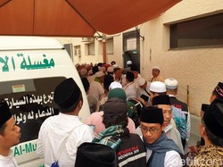 Duka dan Doa Netizen Iringi Kepergian Mbah Moen