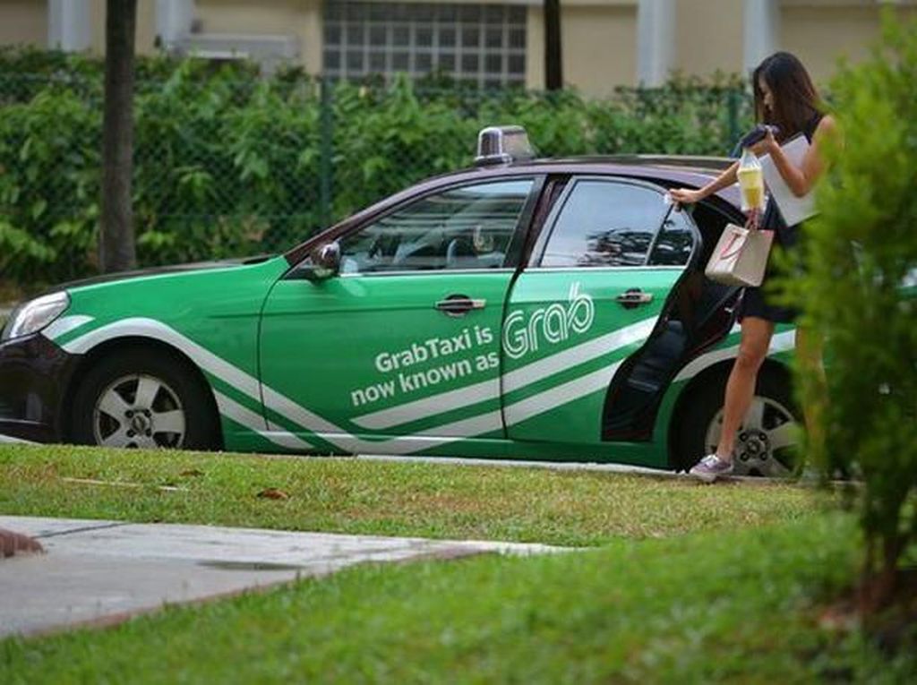 Viral, Driver Grab Sengaja Bawa Mobilnya ke Polisi karena Lihat Penumpang Bermesraan Viral, Driver Grab Sengaja Bawa Mobilnya ke Polisi karena Lihat Penumpang Bermesraan