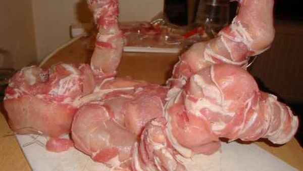 10 Kreasi Unik Beragam Bentuk Ini Dibuat dari Potongan Daging