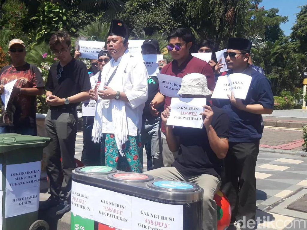 Arek Suroboyo Bela Risma, Tak Terima Diserang Anggota TGUPP Anies Arek Suroboyo Bela Risma, Tak Terima Diserang Anggota TGUPP Anies