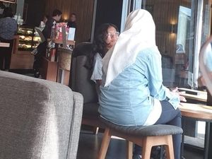 Bersihkan Meja Makan di Kafe, Dua Remaja Ini Banjir Pujian Netizen