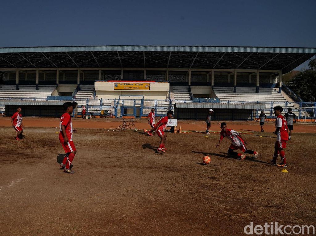 Anies Akan Renovasi Total Stadion Tugu Markas Persitara Pakai Dana KLB