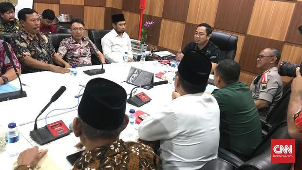 Wali Kota Semarang Hendrar Prihadi memimpin mediasi antara GBI Tlogosari Wetan, kelompok penolak, dan FKUB, pada 2019.