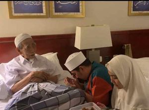 Ustaz Solmed Kenang Mbah Moen: Kyai yang Rendah Hati dan Penyayang Ustaz Solmed Kenang Mbah Moen: Kyai yang Rendah Hati dan Penyayang