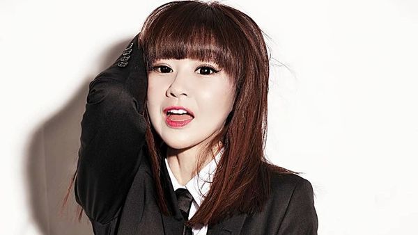 Imut Seperti Remaja, Cosplayer Ini Ternyata Berusia 50 Tahun