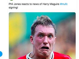 Meme Kocak Kesedihan Phil Jones Disingkirkan Harry Maguire Meme Kocak Kesedihan Phil Jones Disingkirkan Harry Maguire