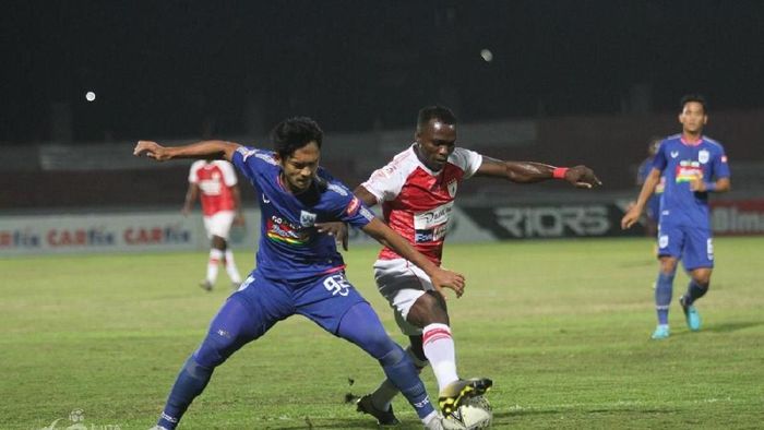 Persipura Jayapura menang 3-1 atas PSIS Semarang. (Foto: Dok. LIB) Persipura Jayapura menang 3-1 atas PSIS Semarang. (Foto: Dok. LIB)