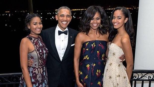 Obama bersama istri dan anak-anaknya