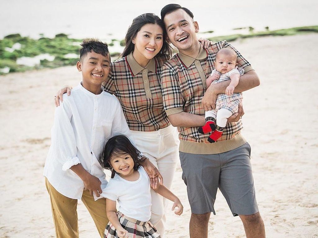 Ruben Onsu Bakal Buatkan Drama Musikal untuk Betrand Peto? Ruben Onsu Bakal Buatkan Drama Musikal untuk Betrand Peto?