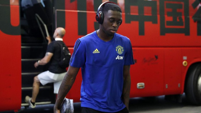 SHANGHAI, CHINA - JULY 25: Aaron Wan-Bissaka of Manchester United is seen on arrival at the stadium prior to the International Champions Cup match between Tottenham Hotspur and Manchester United at the Shanghai Hongkou Stadium on July 25, 2019 in Shanghai, China. (Photo by Fred Lee/Getty Images )