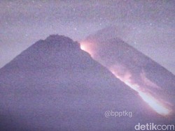 Gunung Merapi Luncurkan Awan Panas Sejauh 950 Meter