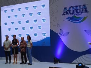Hamish Daud Ajak Warga Jakarta Bijak Gunakan Botol Plastik Hamish Daud Ajak Warga Jakarta Bijak Gunakan Botol Plastik