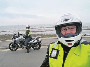 Bebaskan Penat, Bapak dan Putrinya Kompak Pilih Touring