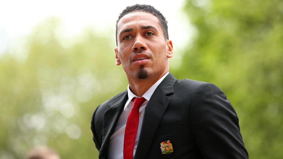 Chris Smalling selangkah lagi ke AS Roma. (Foto: Alex Livesey/Getty Images)