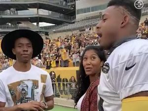 Chadwick Boseman Sang Black Panther Pakai Kursi Roda Dilarikan ke RS