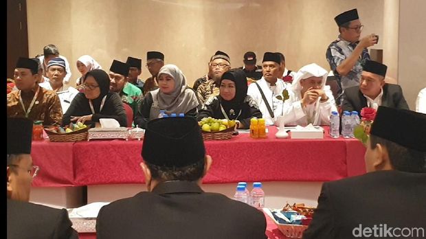Anggota dewan perwakilan rakyat Kok Rombongan ke Tanah Suci?