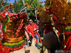 Hasto Hingga Anas Menari Gandrung di Kongres V PDIP