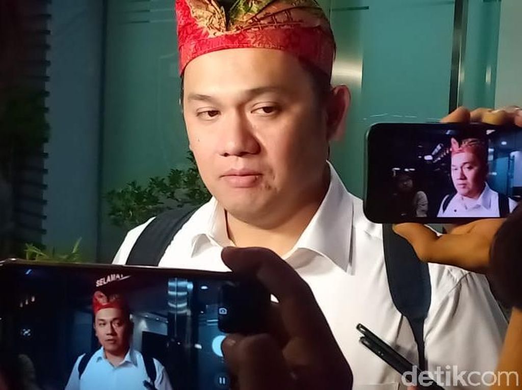 Farhat Abbas Minta Anak Nia Daniaty Tanggung Jawab Jika Terbukti Lakukan Penipuan CPNS Farhat Abbas Minta Anak Nia Daniaty Tanggung Jawab Jika Terbukti Lakukan Penipuan CPNS
