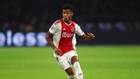 Musim 2021/2022, Ajax dapatkan 46 juta Euro dari penjualan enam pemain termasuk David Neres. Ajax cuma keluar uang 18,5 juta Euro beli tiga pemain (Getty Images)